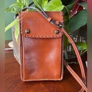 NWT Patricia Nash Marinella Leather Crossbody Phone Wallet Bag Wristlet Small